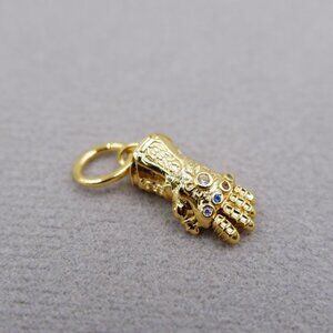 Pandora Marvel The Avengers Infinity Gauntlet Dangle Charm